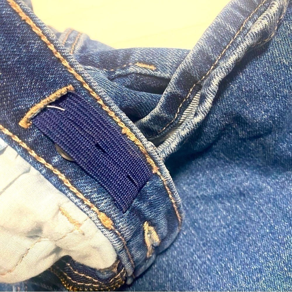 Old Navy High Rise Flare Built in Touch Adjustable Waist Jeans size 14 - Picture 9 of 11